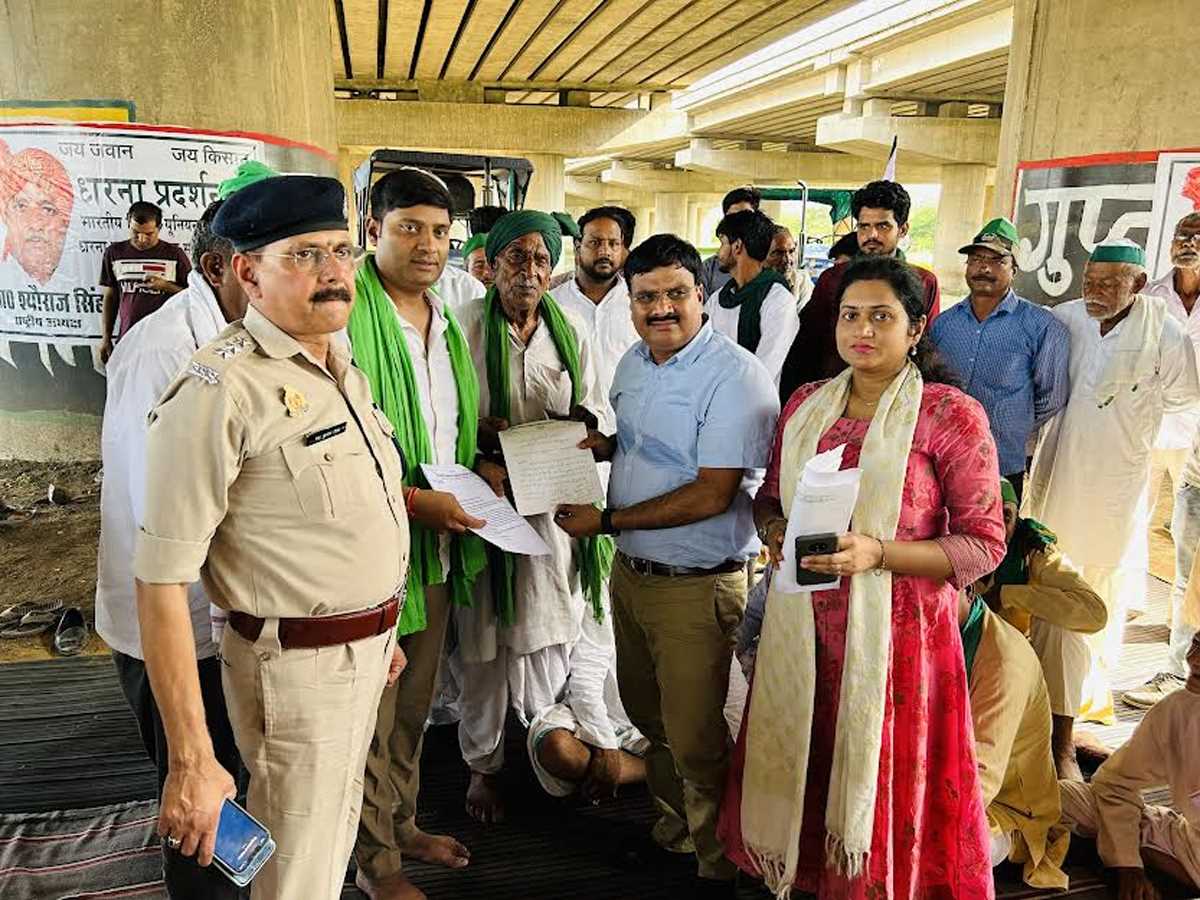 साबौता अंडरपास के नीचे भाकियू लोकशक्ति का अनिश्चितकालीन धरना शुरू